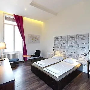 5 Guest house